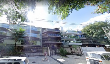 Imagem de fundo do condomínio Condomínio Coral Springs - Barra Da Tijuca - Rio De Janeiro - RJ