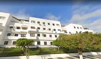 Imagem de fundo do condomínio Condomínio Do Conjunto Solar Casablanca - Enseada - Guarujá - SP