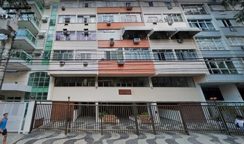 Imagem de fundo do condomínio Condomínio Do Edifício Laura Jardim - Icaraí - Niteroi - RJ