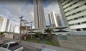 Imagem de fundo do condomínio Condomínio Do Edifício Luar Das Ubaias - Casa Amarela - Recife - PE
