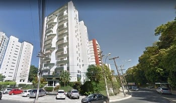 Imagem de fundo do condomínio Condomínio Edf Village - Itaigara - Salvador - BA