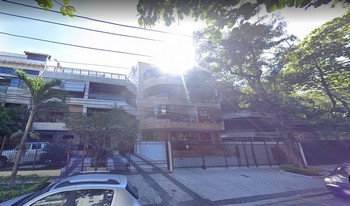 Imagem de fundo do condomínio Condomínio Alcobaça - Barra Da Tijuca - Rio De Janeiro - RJ