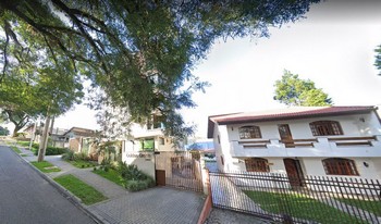 Imagem de fundo do condomínio Condomínio Golden Green - Mercês - Curitiba - PR