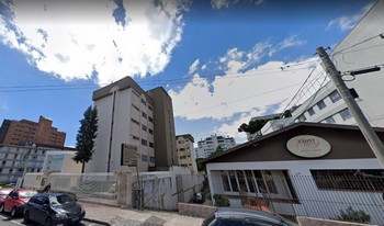 Imagem de fundo do condomínio Condomínio Jacqueline Delisiee - Batel - Curitiba - PR