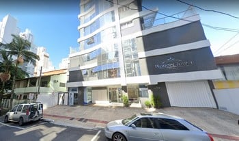 Imagem de fundo do condomínio Condomínio Residêncial E Comercial Pioneer Tower - Pioneiros - Balneário Camboriú - SC
