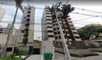 Imagem de fundo do condomínio Condomínio San Martin - Champagnat - Curitiba - PR