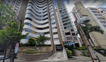 Imagem de fundo do condomínio Condomínio Trianon - Bigorrilho - Curitiba - PR