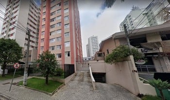 Imagem de fundo do condomínio Condomínio Village De Monaco - Pinheirinho - Curitiba - PR