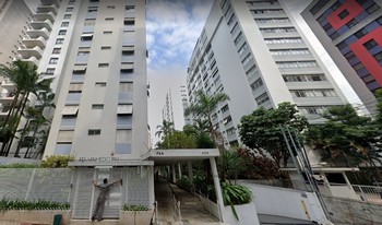 Condomínio Vinhedo - Cerqueira Cezar - São Paulo - SP