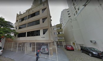 Imagem de fundo do condomínio Condomínio Zimbros - Centro - Balneário Camboriú - SC