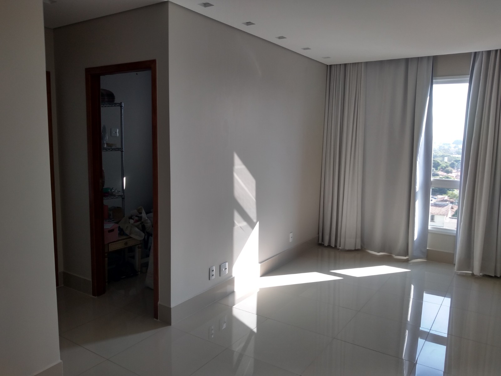 Imagem Apartamento com 2 Quartos à Venda, 77 m²em Jardim América - Goiânia