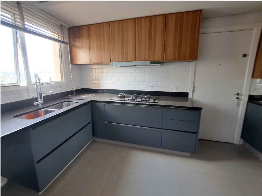 Imagem Apartamento com 4 Quartos à Venda, 223 m²em Itaim Bibi - São Paulo