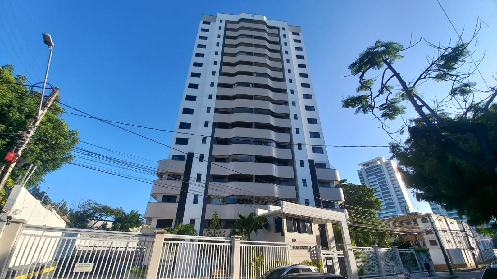 Imagem de fundo do condomínio Condomínio Condominio Iran Rabelo - Varjota - Fortaleza - CE