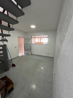 Imagem Sobrado com 2 Quartos para Alugar, 130 m²em Jardim São Domingos - Guarulhos