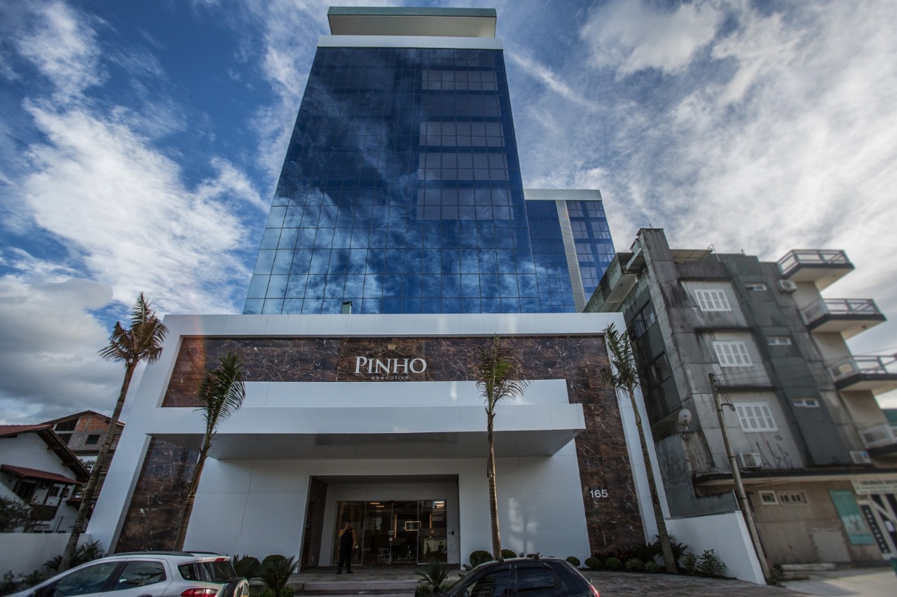 Imagem de fundo do condomínio Condomínio Pinho Executiva - centro - Torres - RS