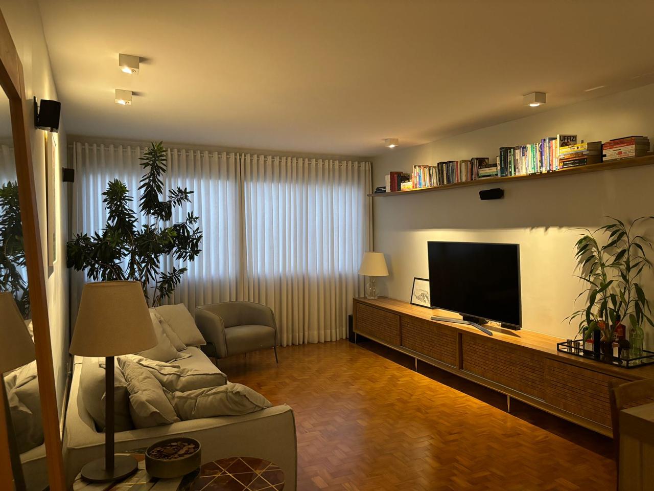 Foto do imóvel Apartamento com 2 Quartos à Venda, 100 m²em Jardim Paulista - São Paulo