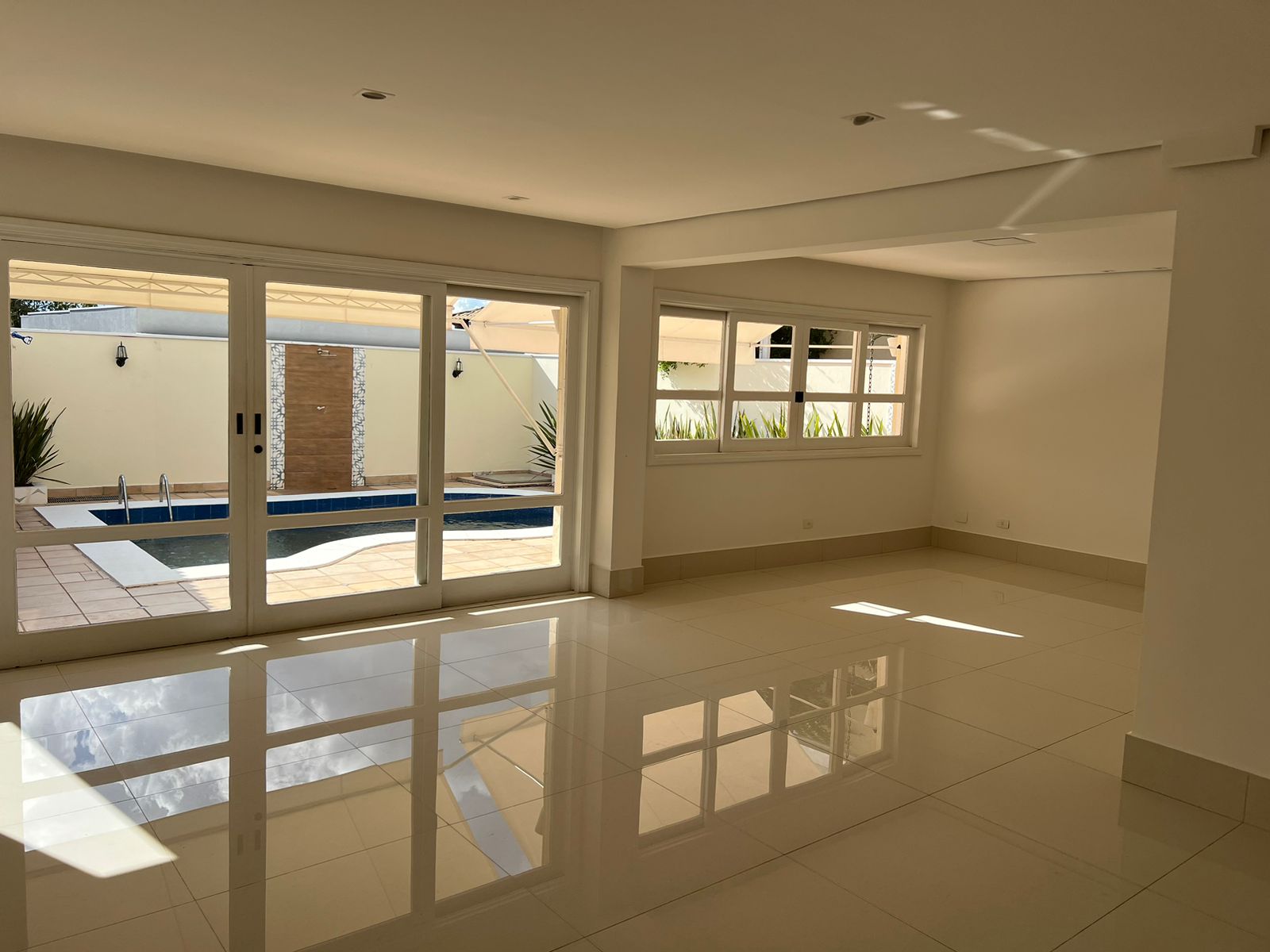 Imagem Casa de Condomínio com 4 Quartos à Venda ou Locação, 370 m²em Alphaville - Santana de Parnaíba