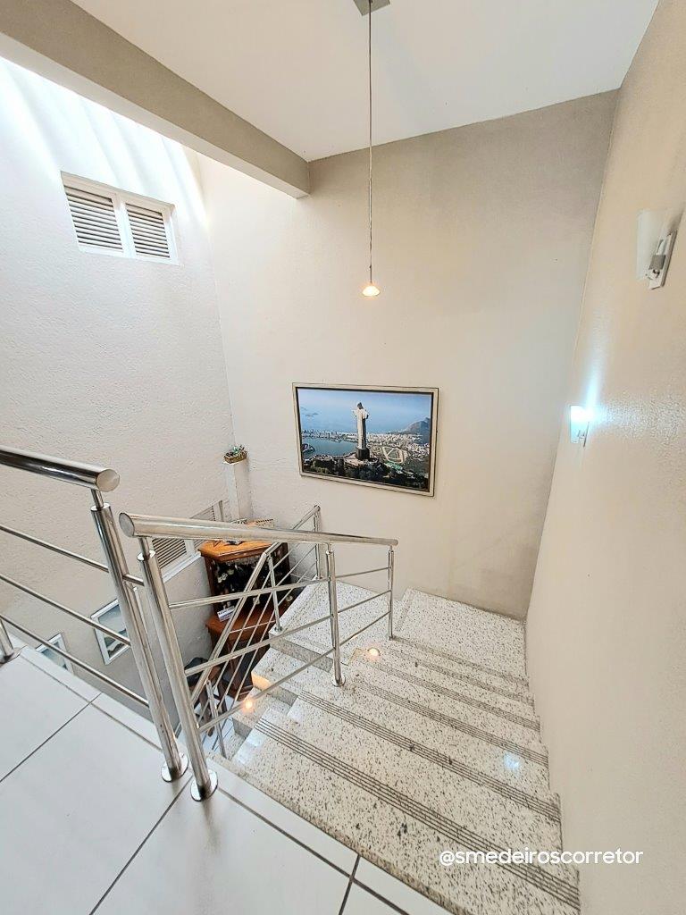 Imagem Casa com 3 Quartos à Venda, 210 m²em Parque Manibura - Fortaleza