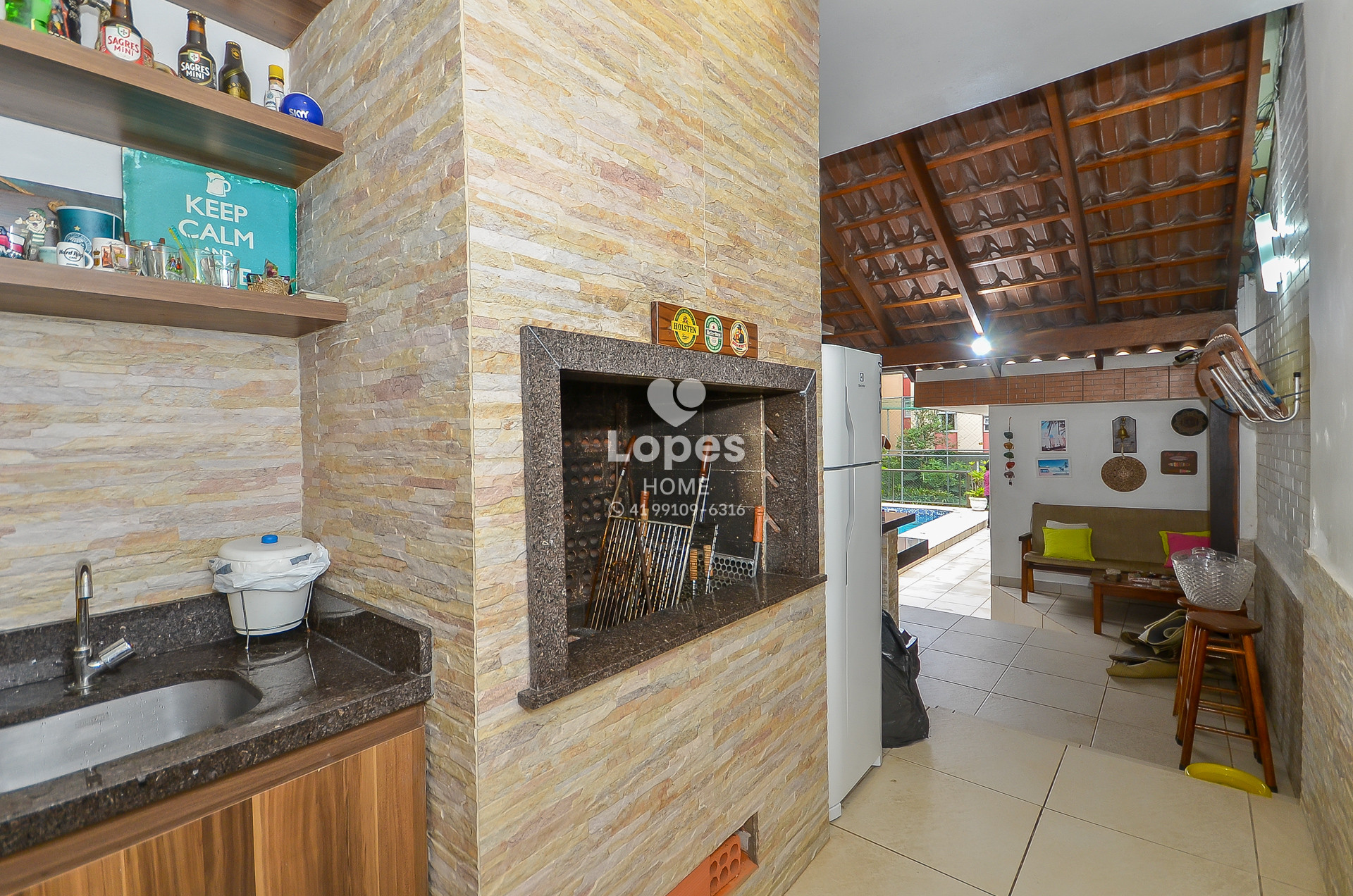 Imagem Casa com 4 Quartos à Venda, 310 m²em Hugo Lange - Curitiba