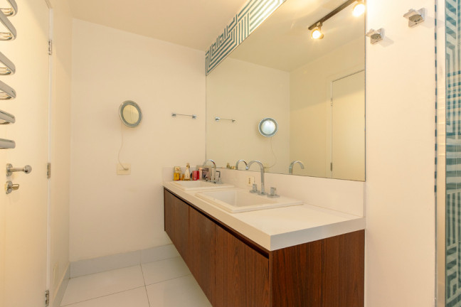 Foto do imóvel Apartamento com 2 Quartos à Venda, 126 m² em Jardim Europa - São Paulo