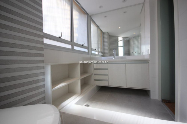 Imagem Apartamento com 3 Quartos à Venda, 244 m² em Moema - São Paulo
