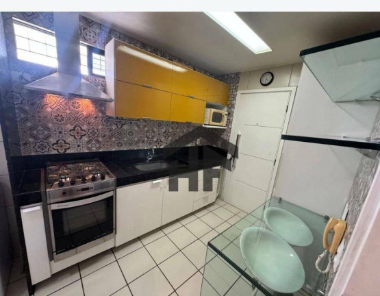 Foto do imóvel Apartamento com 3 Quartos à Venda, 74 m² em Aflitos - Recife