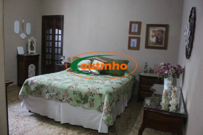 Imagem Casa com 3 Quartos à Venda, 856 m² em Grajaú - Rio De Janeiro