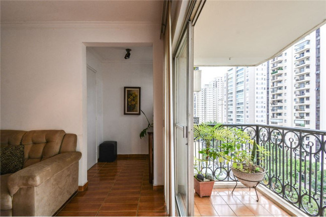 Imagem Apartamento com 3 Quartos à Venda, 135 m² em Moema - São Paulo