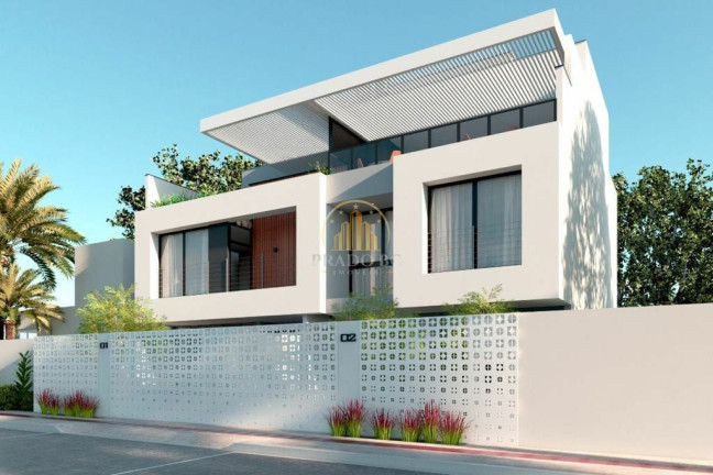 Foto do imóvel Sobrado com 3 Quartos à Venda, 220 m² em Centro - Balneário Camboriú