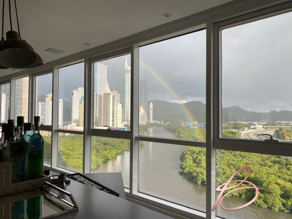Foto do imóvel Apartamento com 4 Quartos à Venda, 190 m² em Centro - Balneário Camboriú