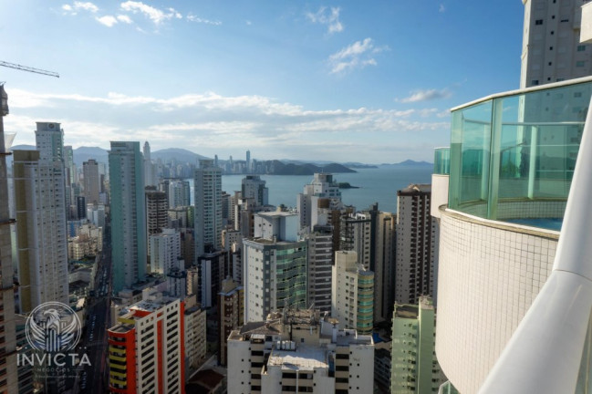 Foto do imóvel Cobertura com 3 Quartos à Venda, 246 m² em Centro - Balneário Camboriú