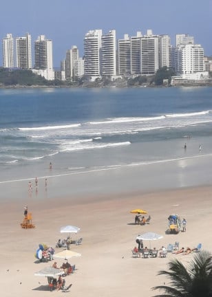 Foto do imóvel Apartamento com 4 Quartos à Venda, 215 m² em Pitangueiras - Guarujá