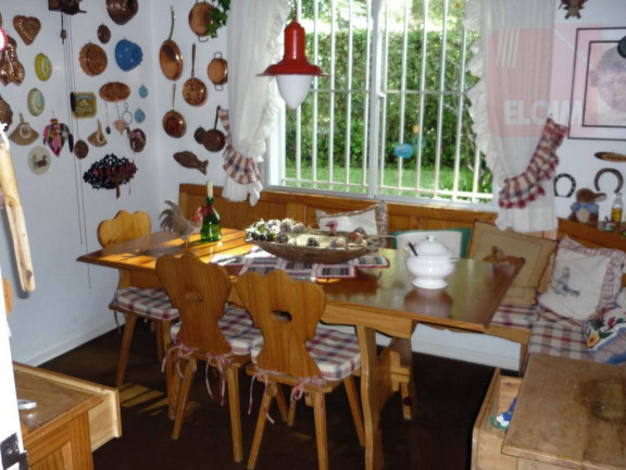 Imagem Casa com 4 Quartos à Venda, 254 m² em Jaguaribe - Campos Do Jordão