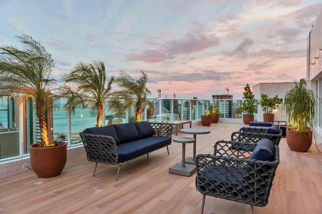 Foto do imóvel Apartamento com 2 Quartos à Venda, 54 m² em Meireles - Fortaleza