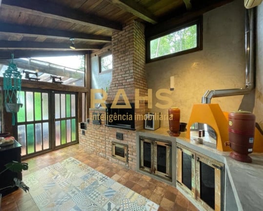Imagem Casa com 3 Quartos à Venda, 1.365 m² em São Marcos - Joinville