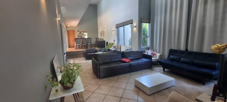 Imagem Casa de Condomínio com 4 Quartos à Venda, 380 m²