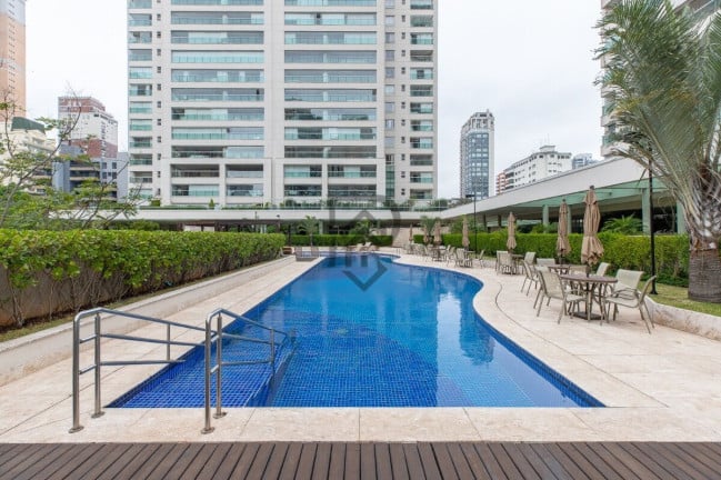 Foto do imóvel Apartamento com 3 Quartos à Venda, 335 m² em Moema - São Paulo