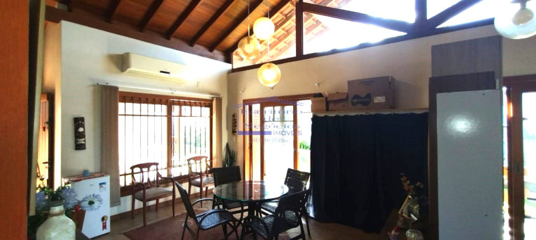 Imagem Casa com 3 Quartos para Alugar, 250 m² em Hípica - Porto Alegre