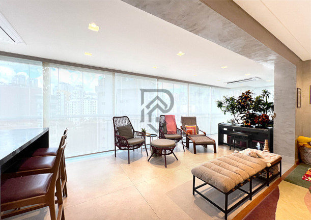 Foto do imóvel Apartamento com 3 Quartos à Venda, 226 m² em Vila Nova Conceição - São Paulo