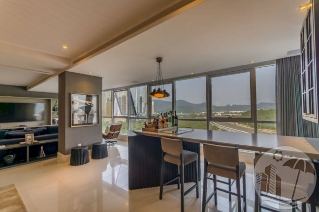 Foto do imóvel Apartamento com 4 Quartos à Venda, 191 m² em Centro - Balneário Camboriú