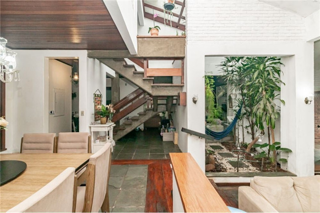 Imagem Casa com 6 Quartos à Venda, 390 m² em Boa Vista - Porto Alegre