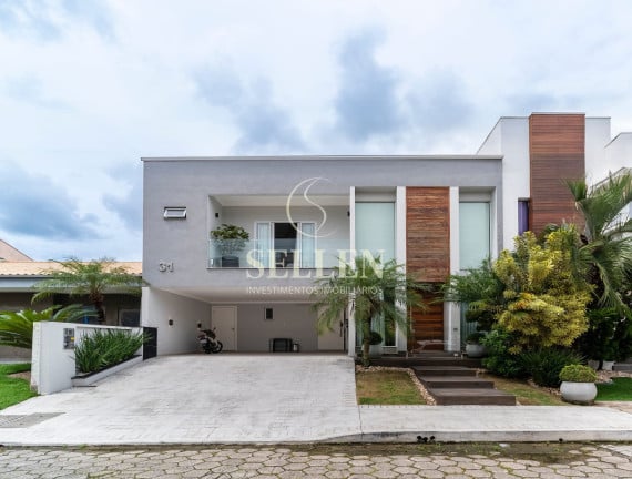 Foto do imóvel Casa com 3 Quartos à Venda, 204 m² em Dom Bosco - Itajaí