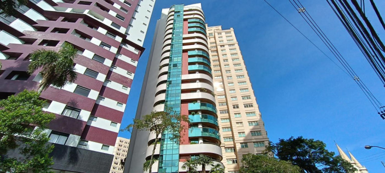 Imagem Apartamento com 4 Quartos à Venda, 222 m² em Cabral - Curitiba