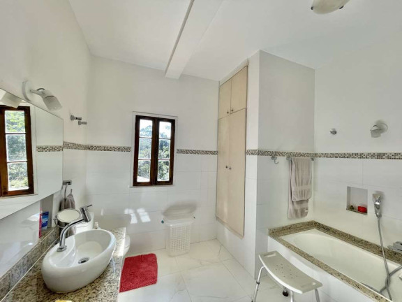Imagem Casa com 3 Quartos à Venda, 478 m² em Vila Real Moinho Velho - Embu Das Artes