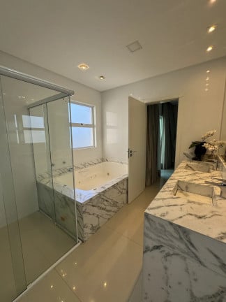 Foto do imóvel Apartamento com 4 Quartos à Venda, 210 m² em Meia Praia - Itapema