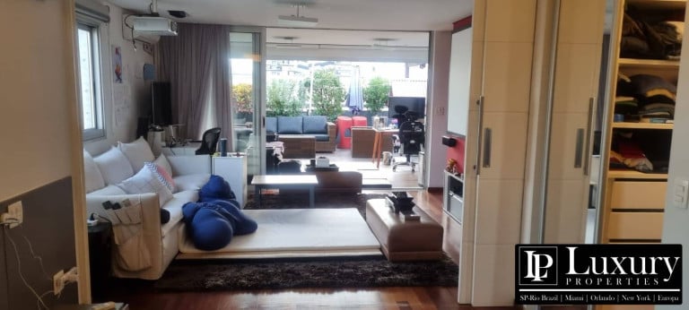 Foto do imóvel Cobertura com 2 Quartos à Venda, 180 m² em Vila Olimpia - São Paulo