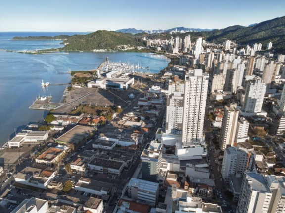 Foto do imóvel Imóvel com 3 Quartos à Venda,  em Centro - Itajaí
