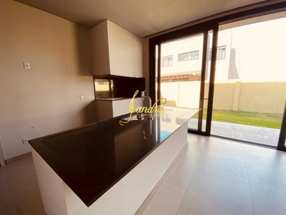 Imagem Casa de Condomínio com 4 Quartos à Venda, 231 m² em Centro - Xangri-la
