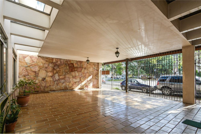 Imagem Casa com 4 Quartos à Venda, 242 m² em Moema - São Paulo