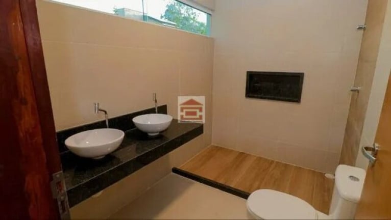 Foto do imóvel Casa com 3 Quartos à Venda, 185 m²